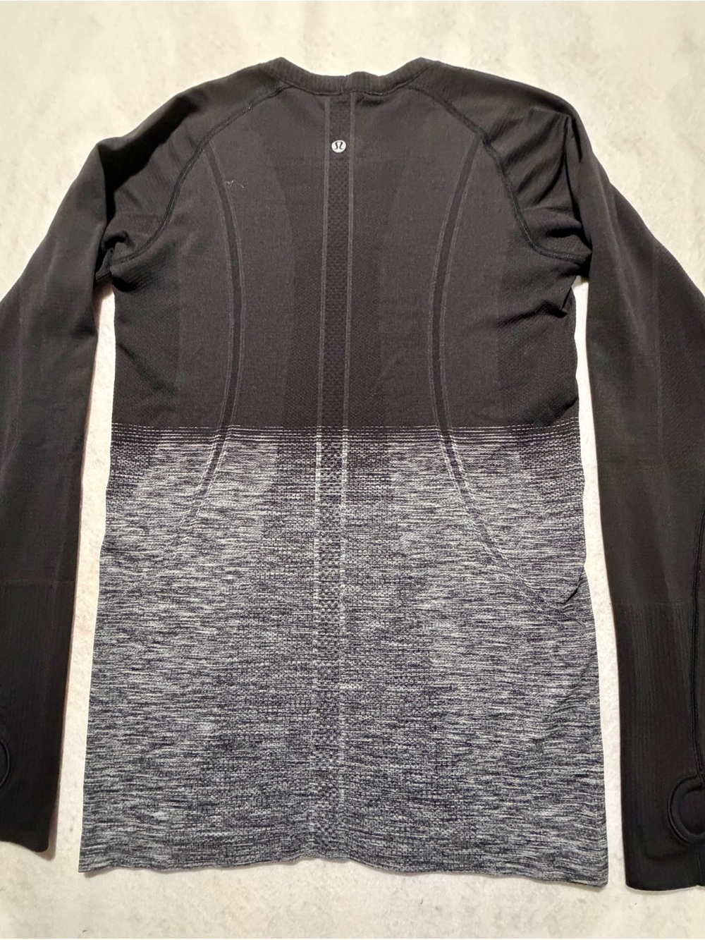 Lululemon Swiftly Tech Long Sleeve Performance Activewear Top Grey Ombre Size 8